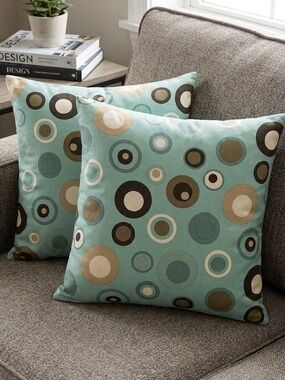NWT Set of 2 18”x18” square pillowcases zipper pillow covers retro dot teal